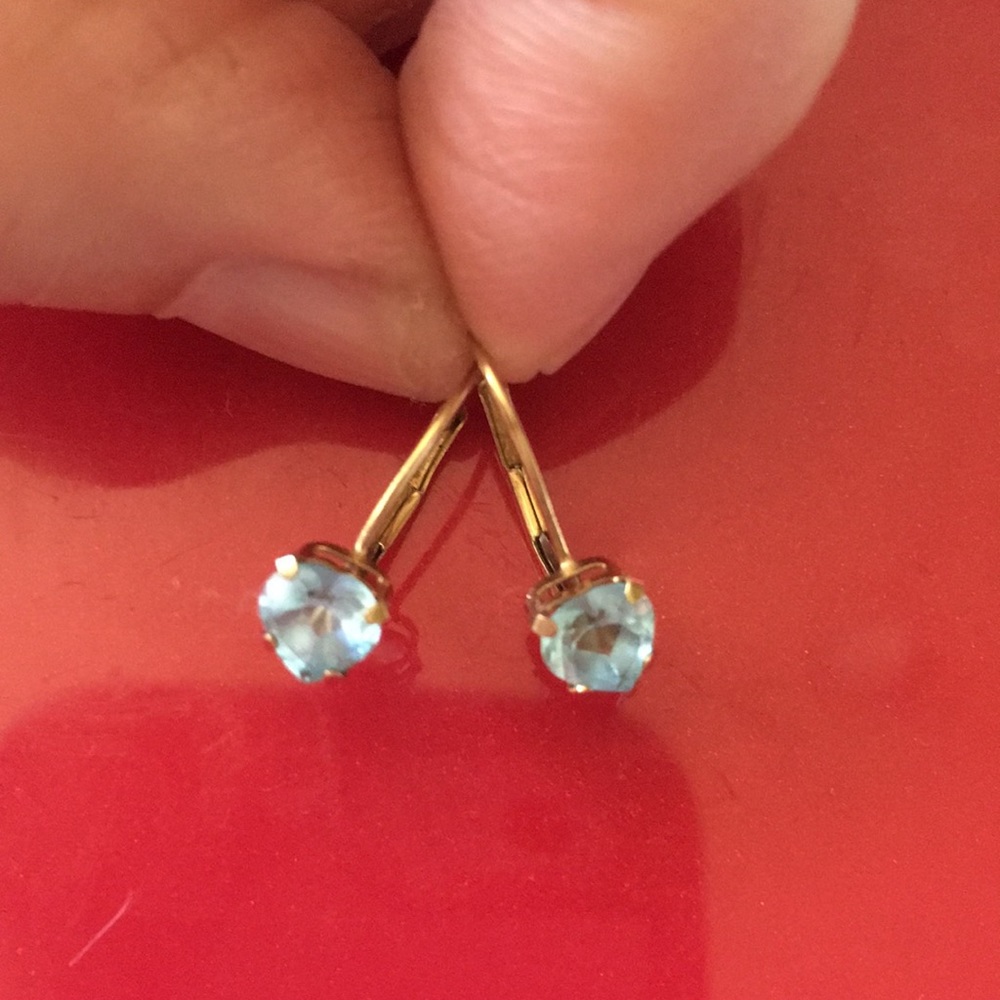 10KG Blue Topaz Leverlock Heart Earrings